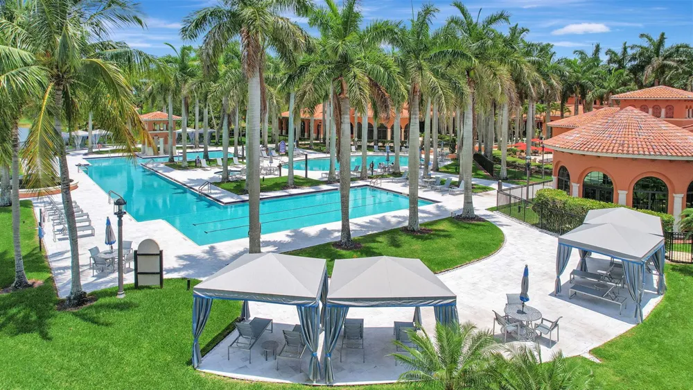 9842 Via Elegante Wellington, FL 33411