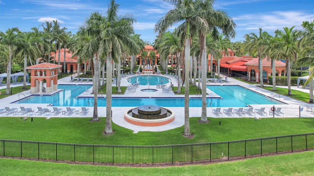 9842 Via Elegante Wellington, FL 33411