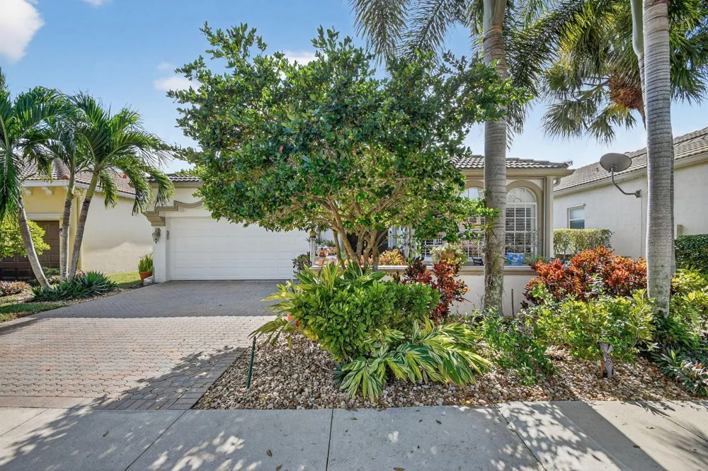 9842 Via Elegante Wellington, FL 33411