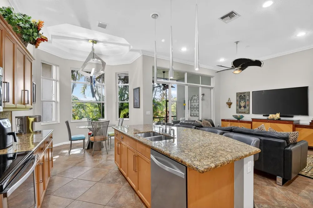 9842 Via Elegante Wellington, FL 33411