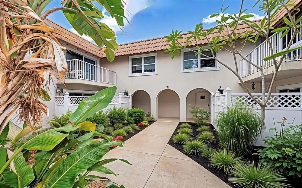 715 20th Street #104 Vero Beach, FL 32960