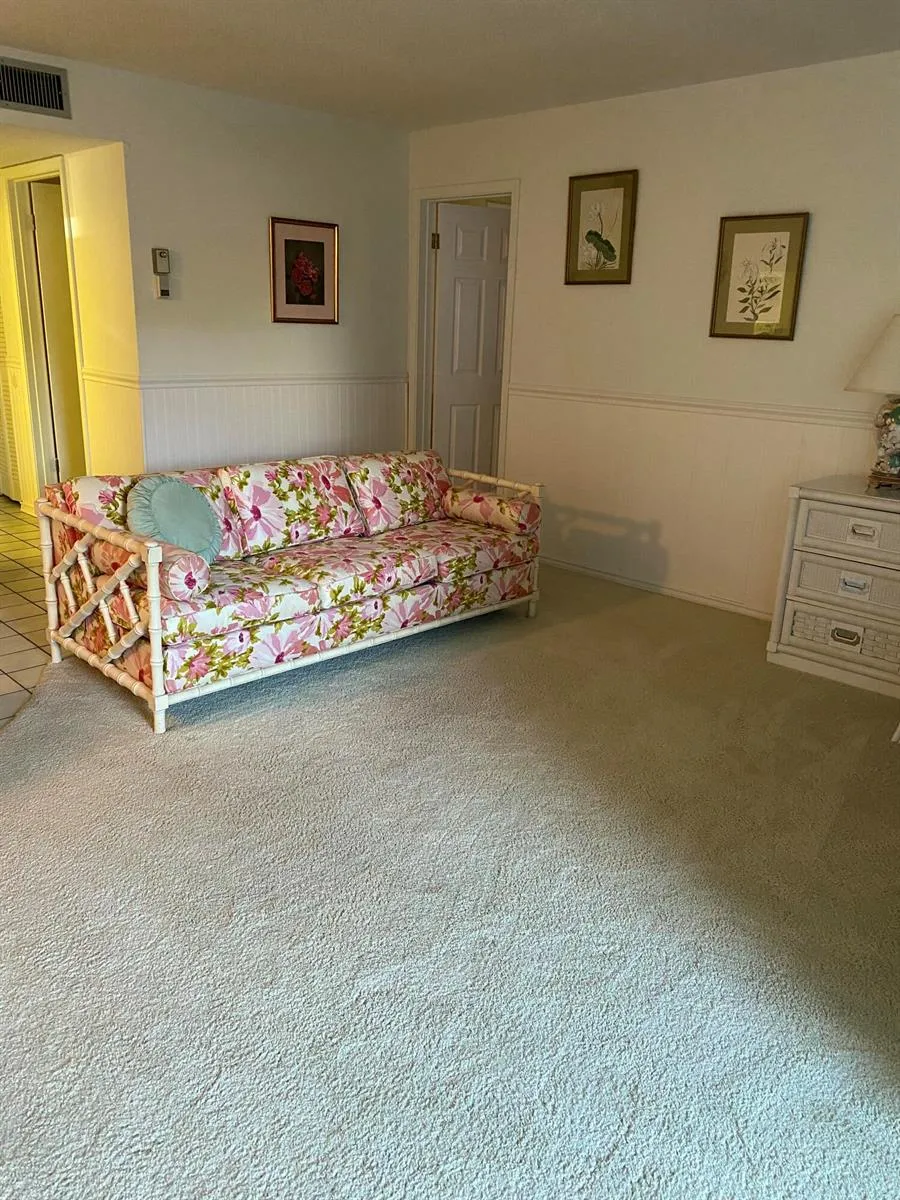 725 Lori Drive #106 Palm Springs, FL 33461