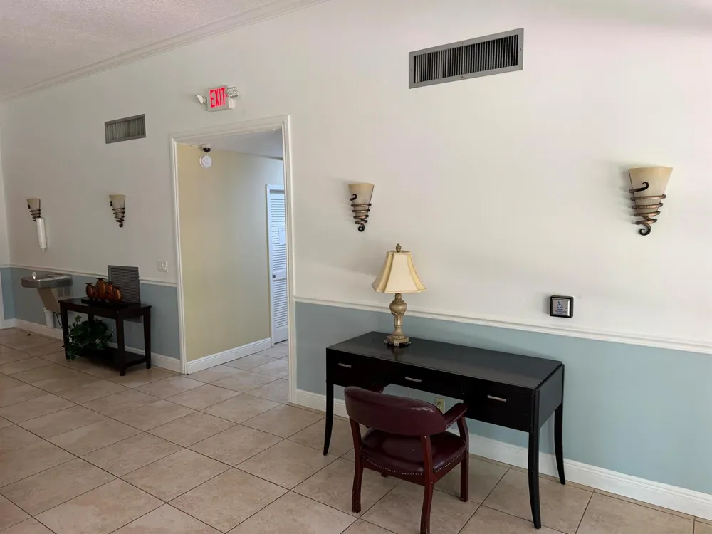 725 Lori Drive #106 Palm Springs, FL 33461