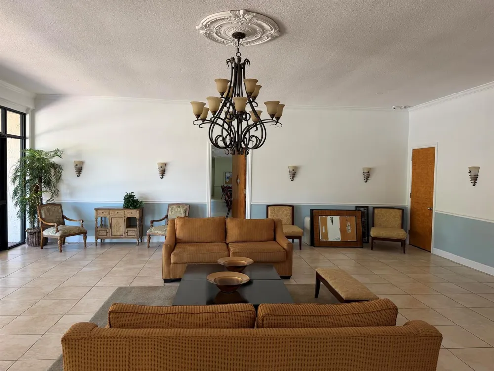 725 Lori Drive #106 Palm Springs, FL 33461