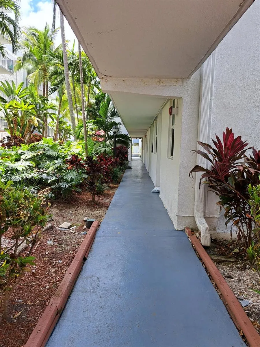 1801 S Treasure Drive North Bay Village, FL 33141