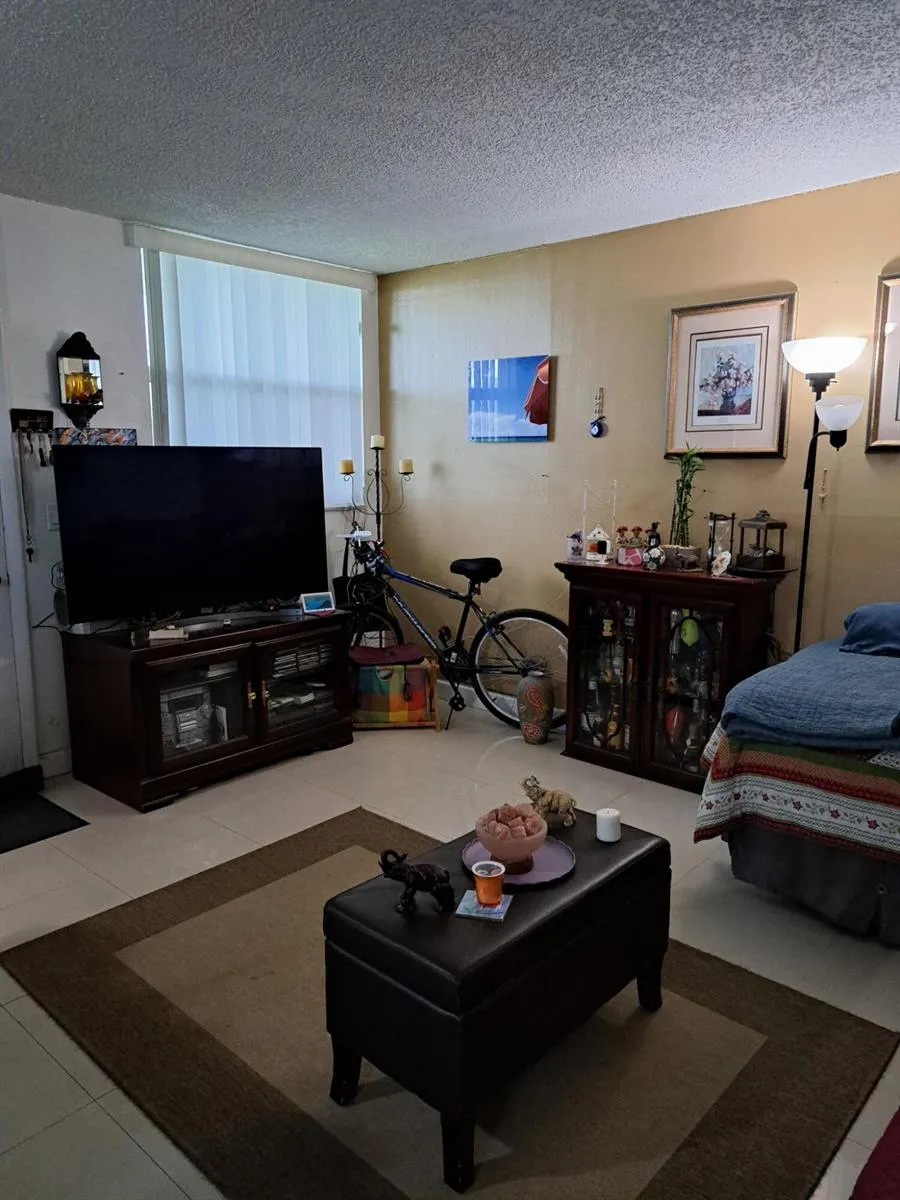 1801 S Treasure Drive North Bay Village, FL 33141