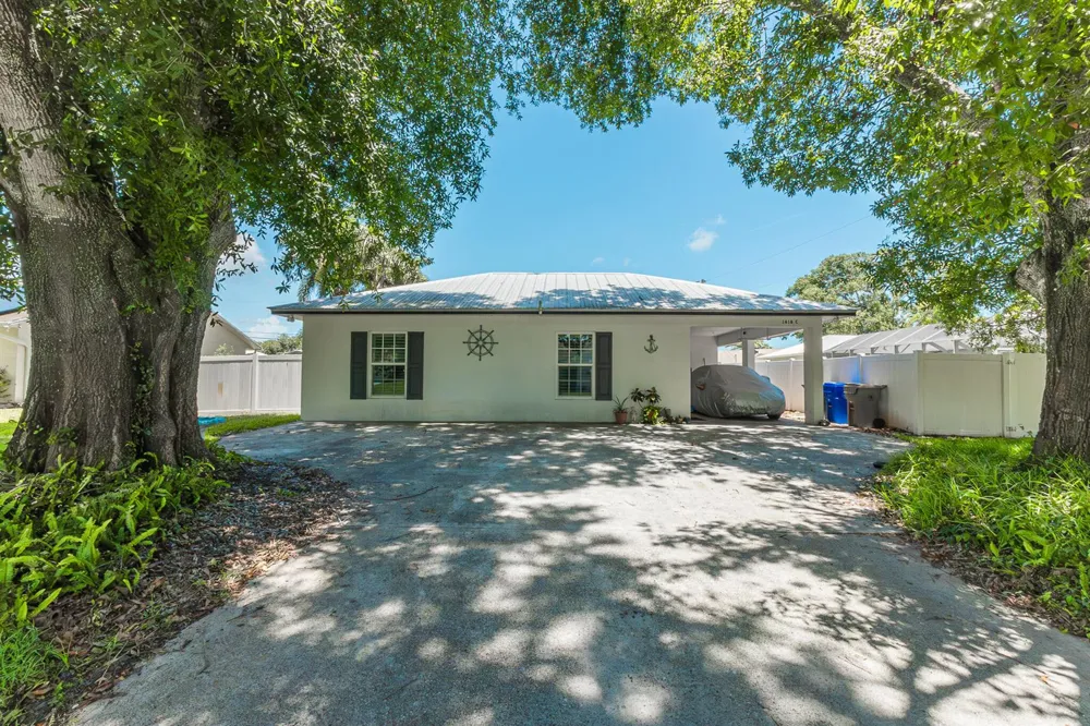 1616 SW 20th St Street SW Vero Beach, FL 32962