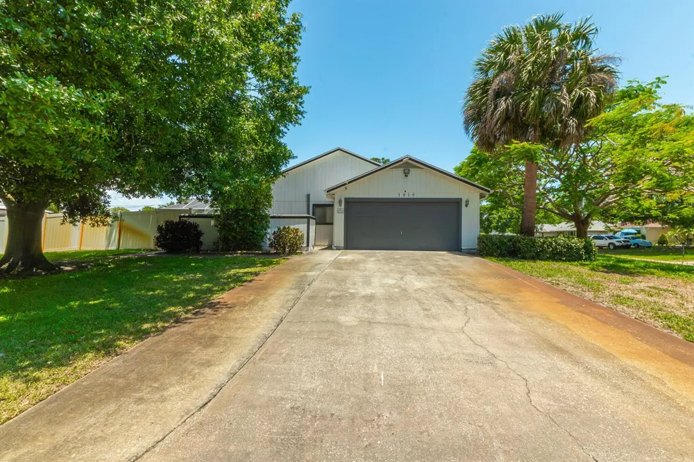 1616 SW 20th St Street SW Vero Beach, FL 32962