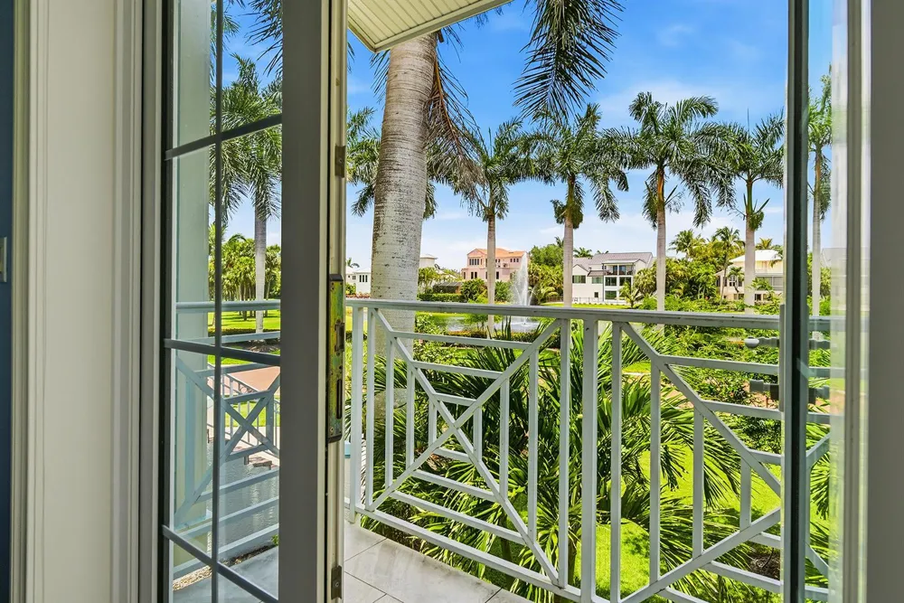 98 Southport Cove Bonita Springs, FL 34134