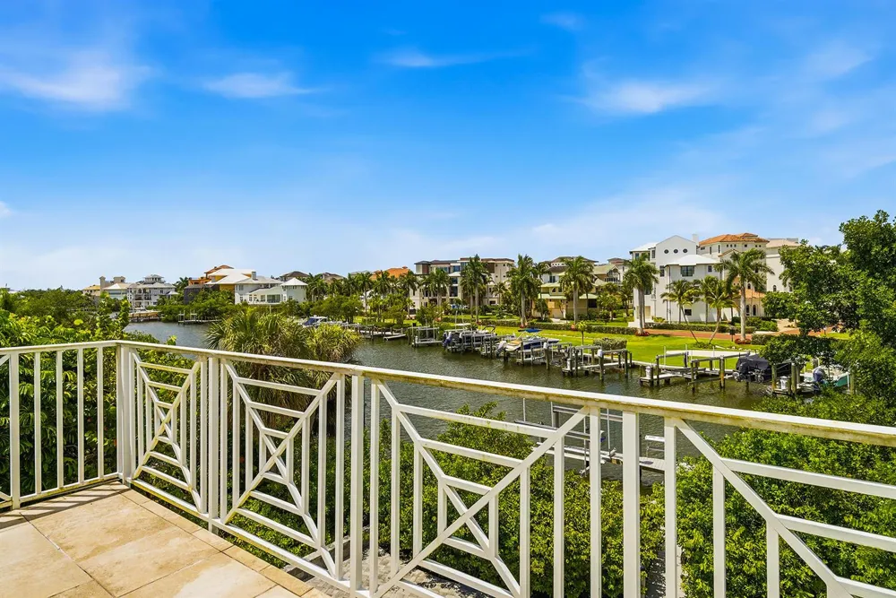 98 Southport Cove Bonita Springs, FL 34134