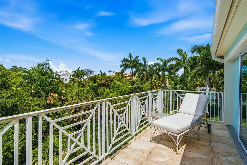 98 Southport Cove Bonita Springs, FL 34134