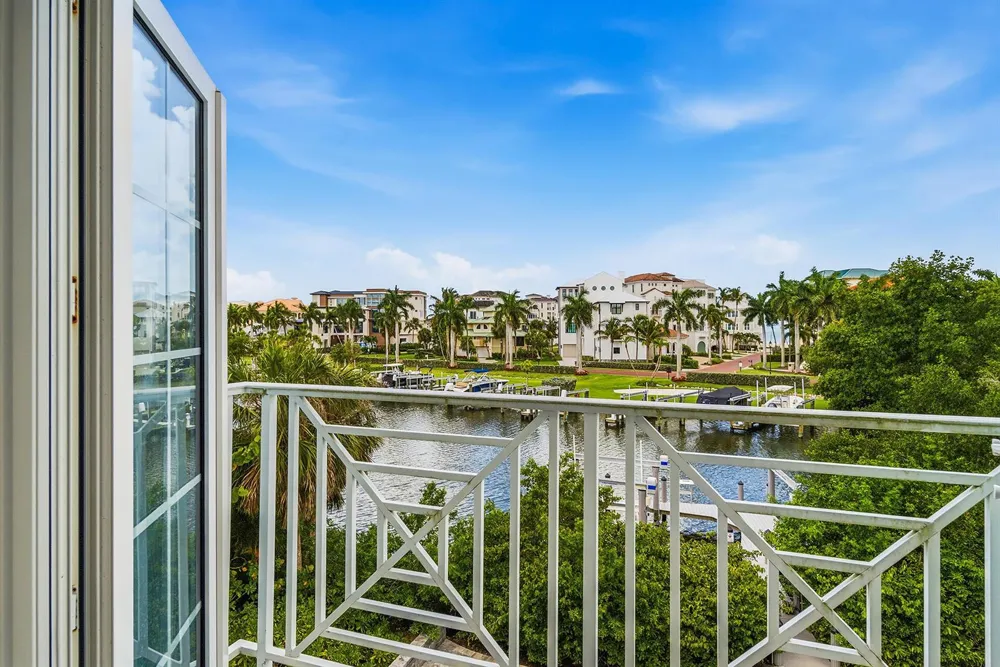 98 Southport Cove Bonita Springs, FL 34134
