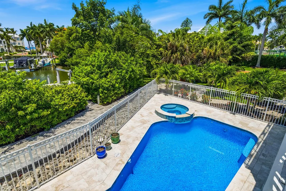98 Southport Cove Bonita Springs, FL 34134
