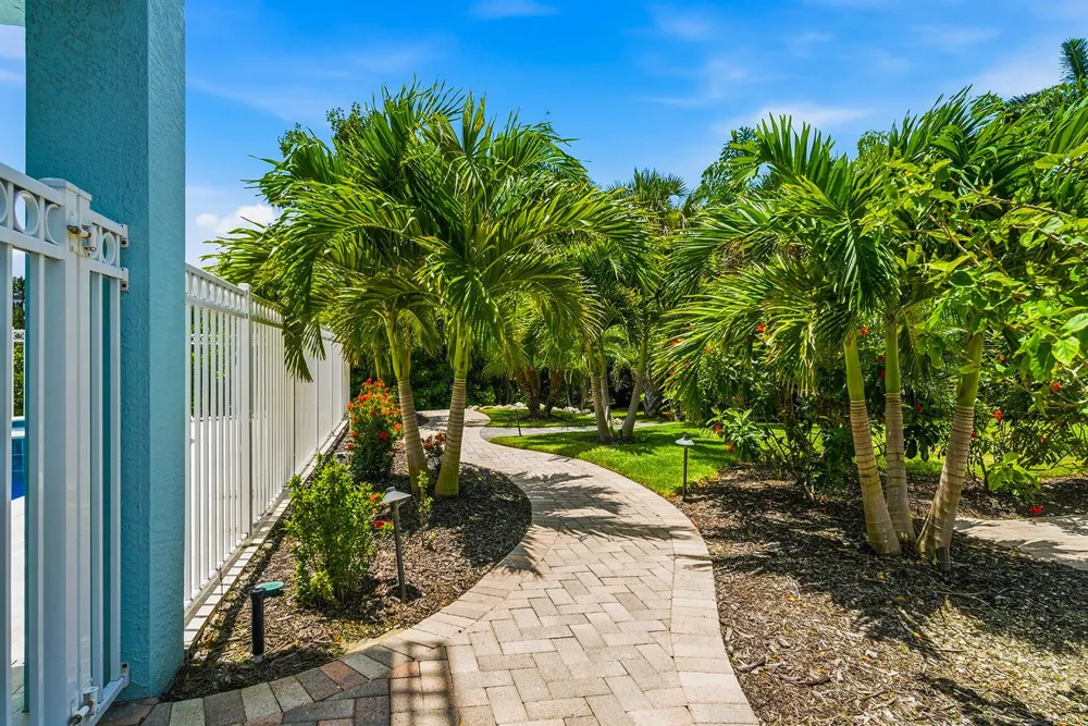 98 Southport Cove Bonita Springs, FL 34134