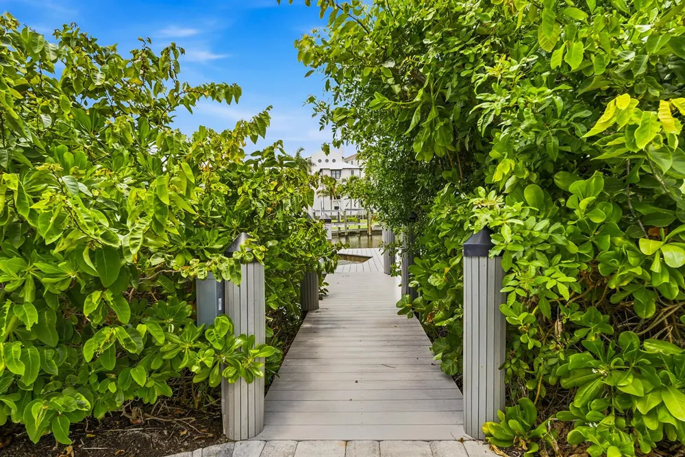 98 Southport Cove Bonita Springs, FL 34134