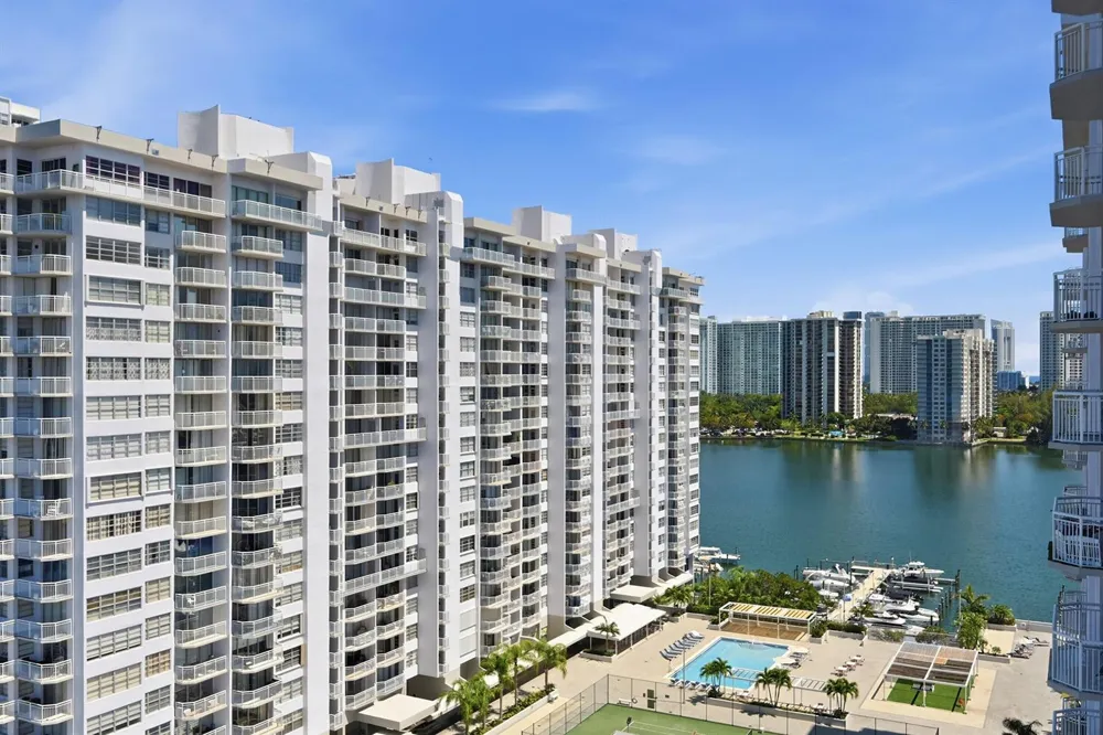 18011 Biscayne Boulevard #1502 Aventura, FL 33160