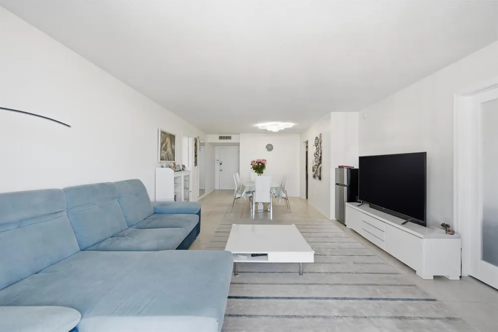 18011 Biscayne Boulevard #1502 Aventura, FL 33160