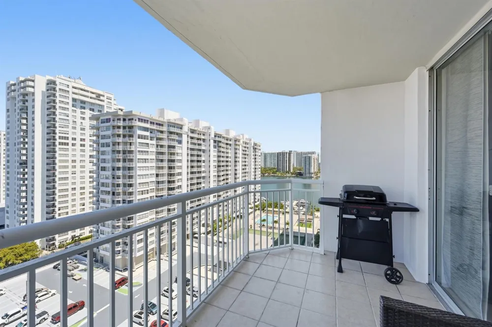 18011 Biscayne Boulevard #1502 Aventura, FL 33160