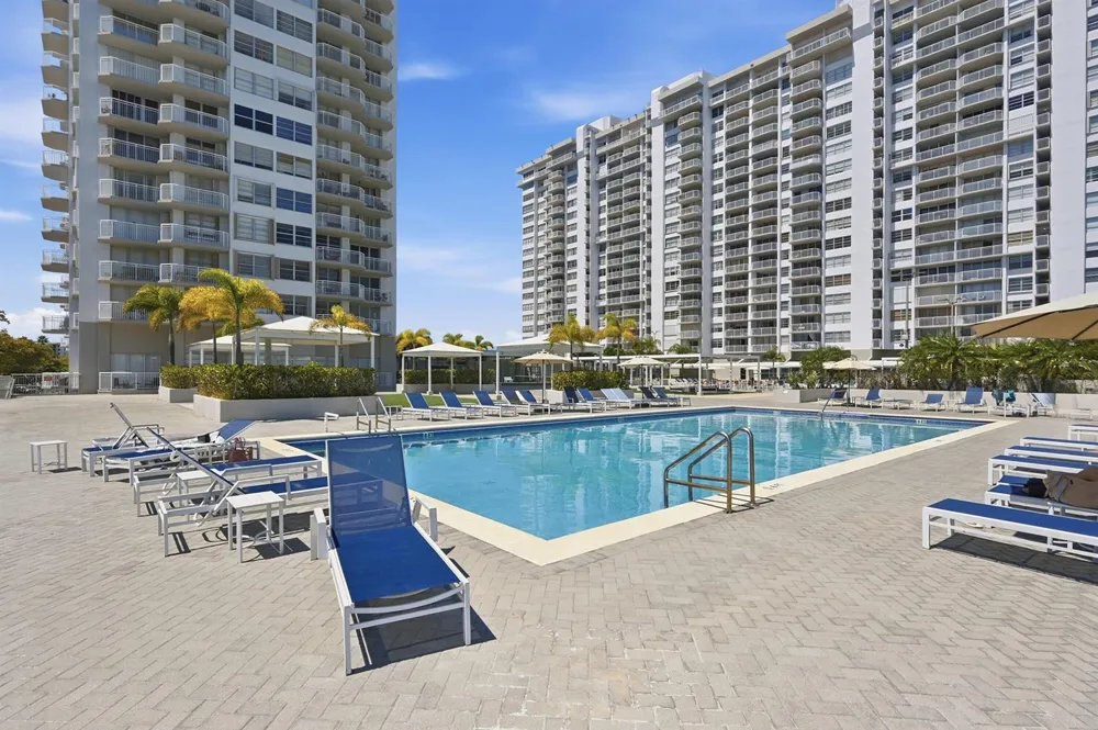 18011 Biscayne Boulevard #1502 Aventura, FL 33160