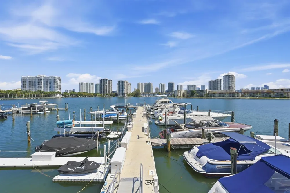 18011 Biscayne Boulevard #1502 Aventura, FL 33160