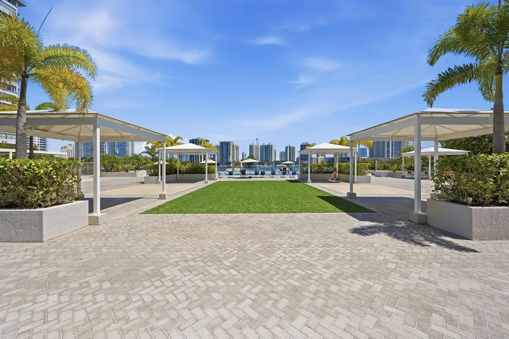 18011 Biscayne Boulevard #1502 Aventura, FL 33160
