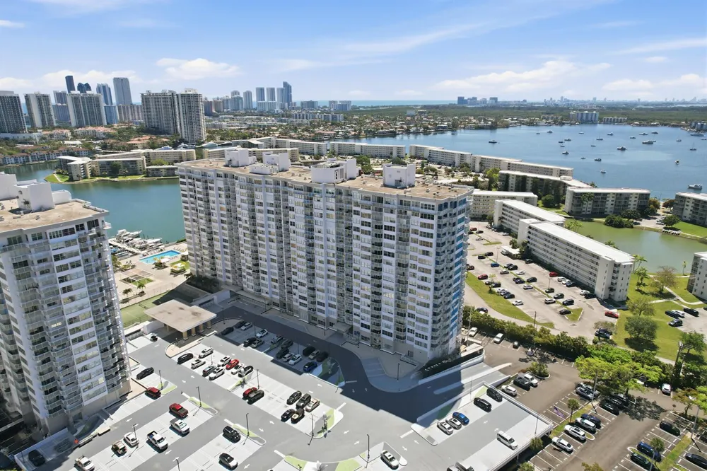 18011 Biscayne Boulevard #1502 Aventura, FL 33160