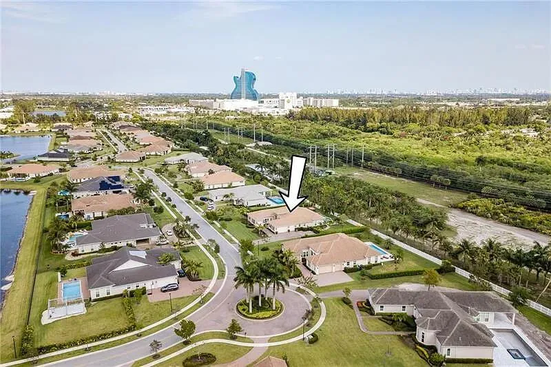 5716 S Sterling Ranch Davie, FL 33314