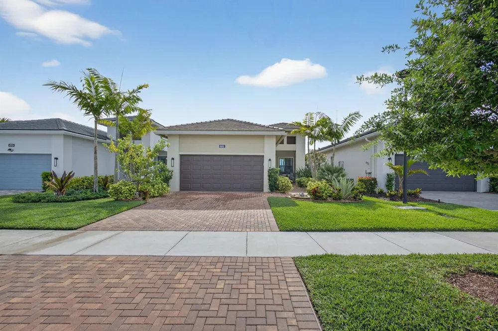 4805 Saint Armands Way Westlake, FL 33470