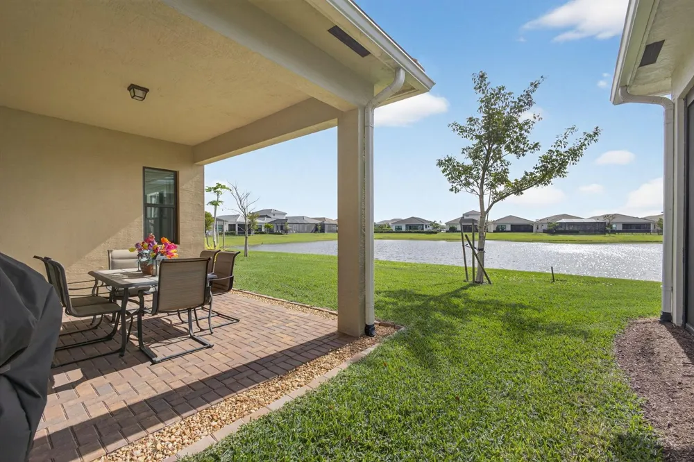 4805 Saint Armands Way Westlake, FL 33470