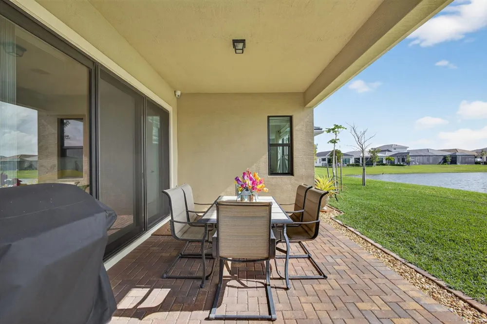 4805 Saint Armands Way Westlake, FL 33470