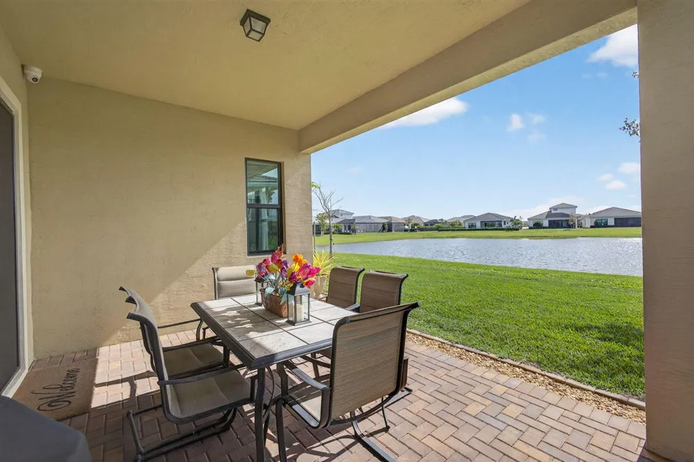 4805 Saint Armands Way Westlake, FL 33470