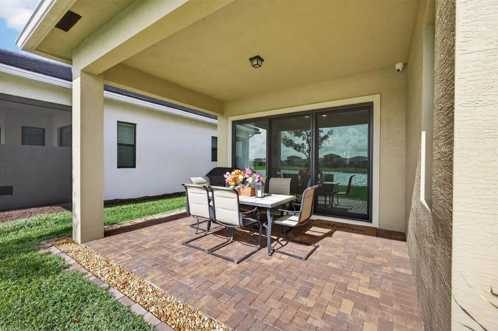 4805 Saint Armands Way Westlake, FL 33470