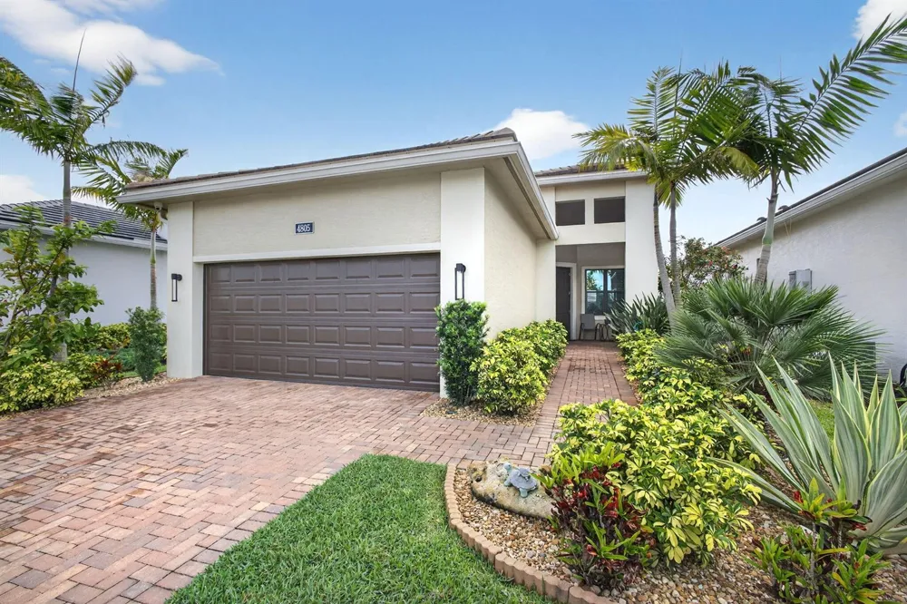 4805 Saint Armands Way Westlake, FL 33470