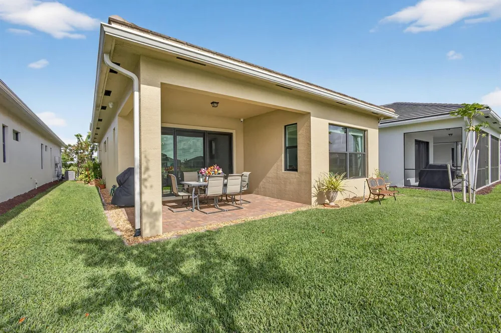 4805 Saint Armands Way Westlake, FL 33470