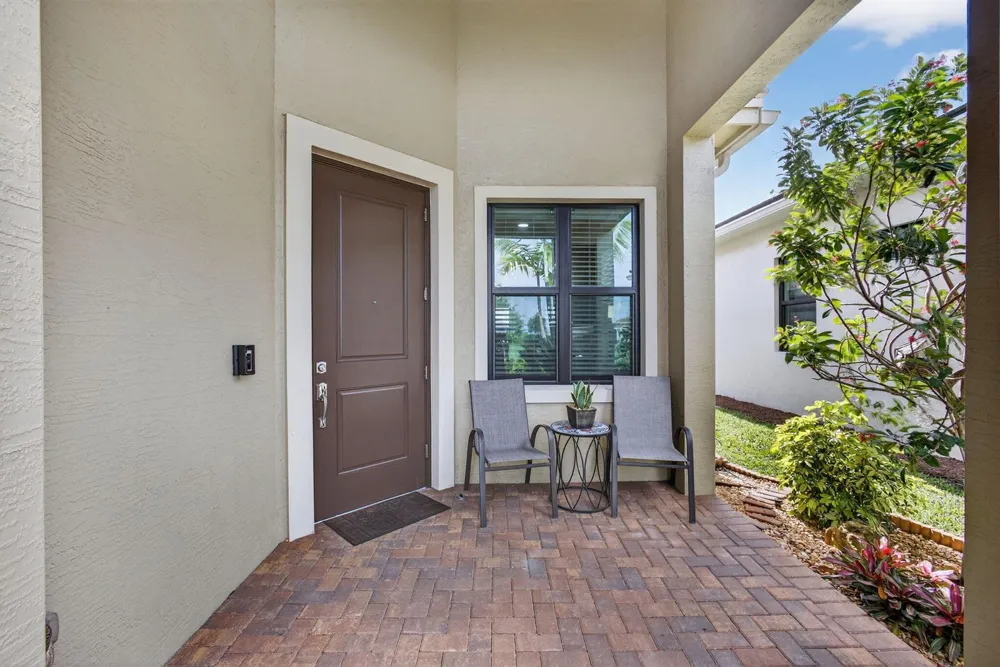 4805 Saint Armands Way Westlake, FL 33470