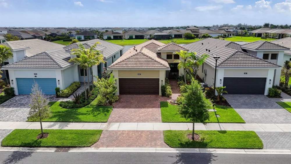 4805 Saint Armands Way Westlake, FL 33470