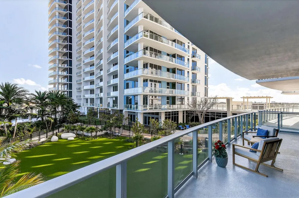 220 Lake Shore Drive #715 Lake Park, FL 33403