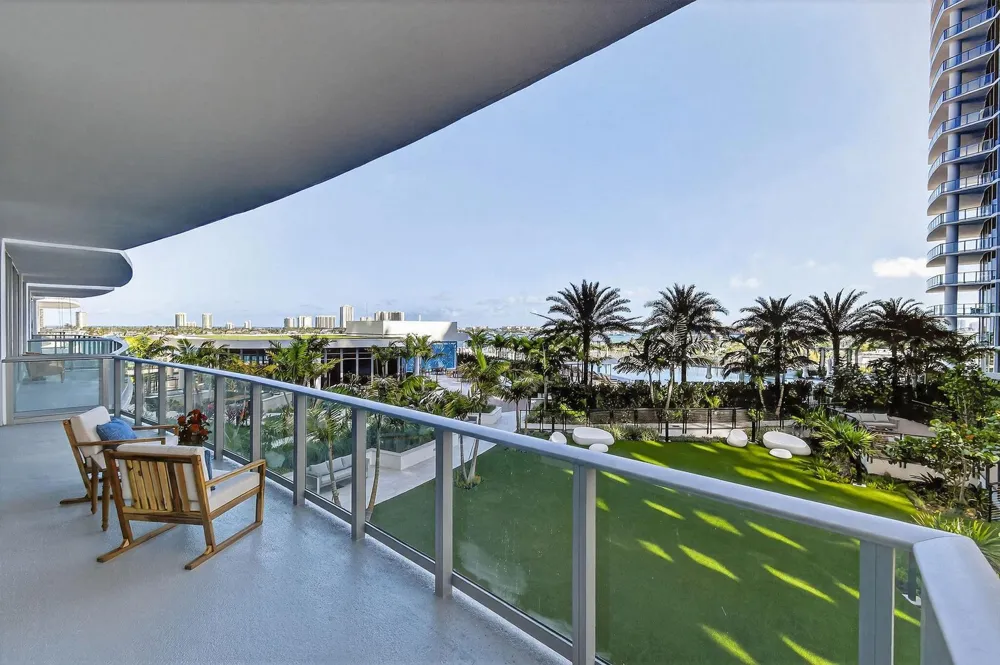 220 Lake Shore Drive #715 Lake Park, FL 33403