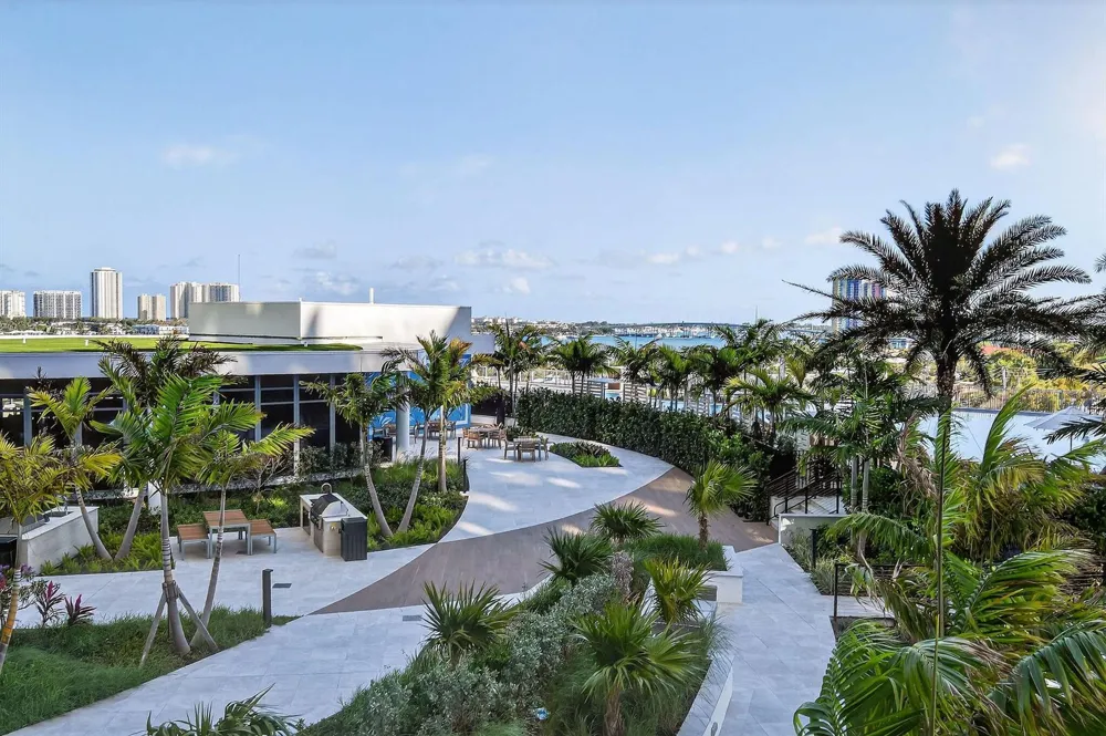 220 Lake Shore Drive #715 Lake Park, FL 33403