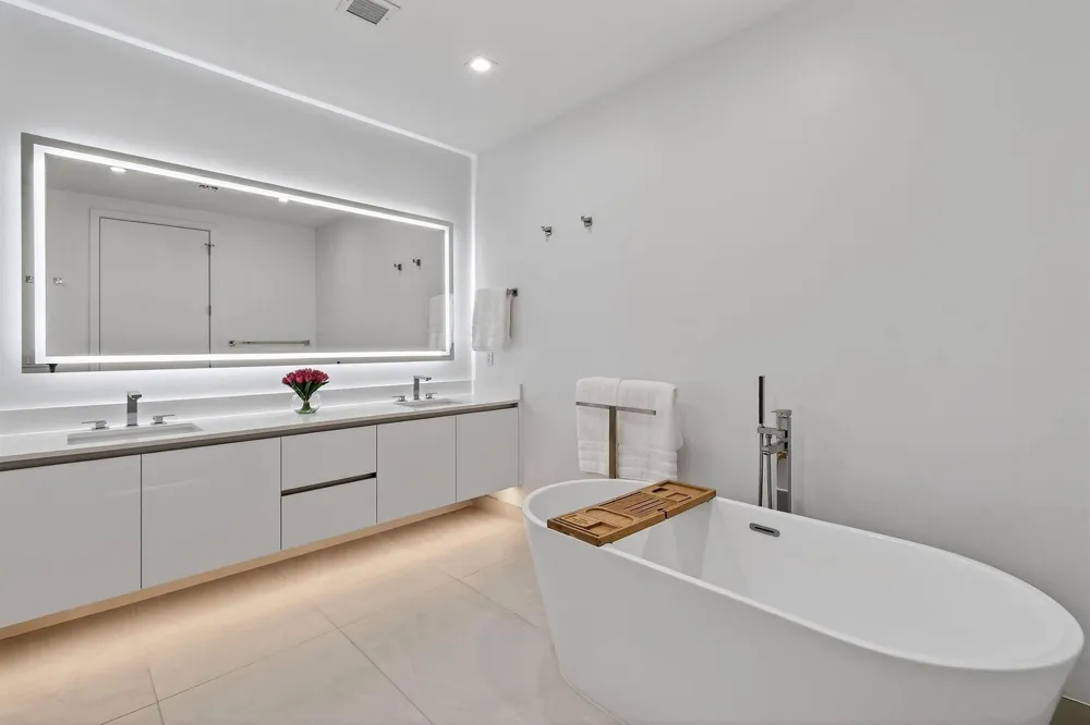 220 Lake Shore Drive #715 Lake Park, FL 33403