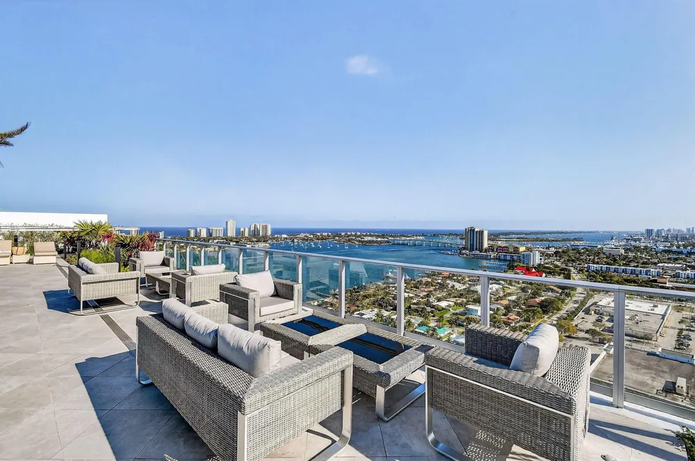 220 Lake Shore Drive #715 Lake Park, FL 33403