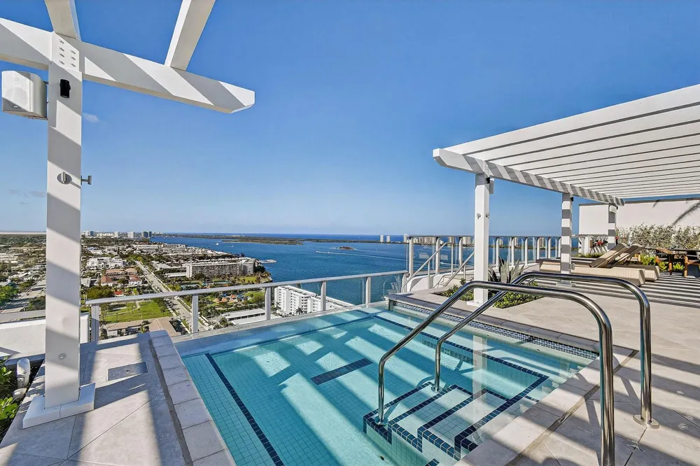 220 Lake Shore Drive #715 Lake Park, FL 33403
