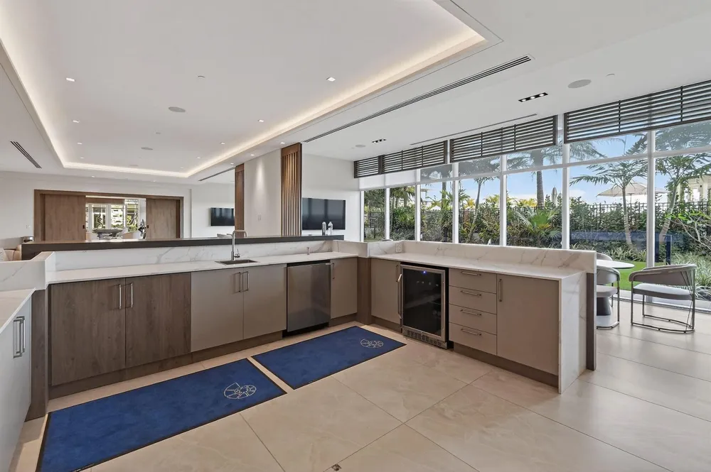 220 Lake Shore Drive #715 Lake Park, FL 33403