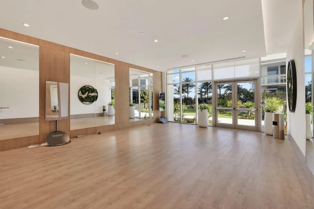 220 Lake Shore Drive #715 Lake Park, FL 33403