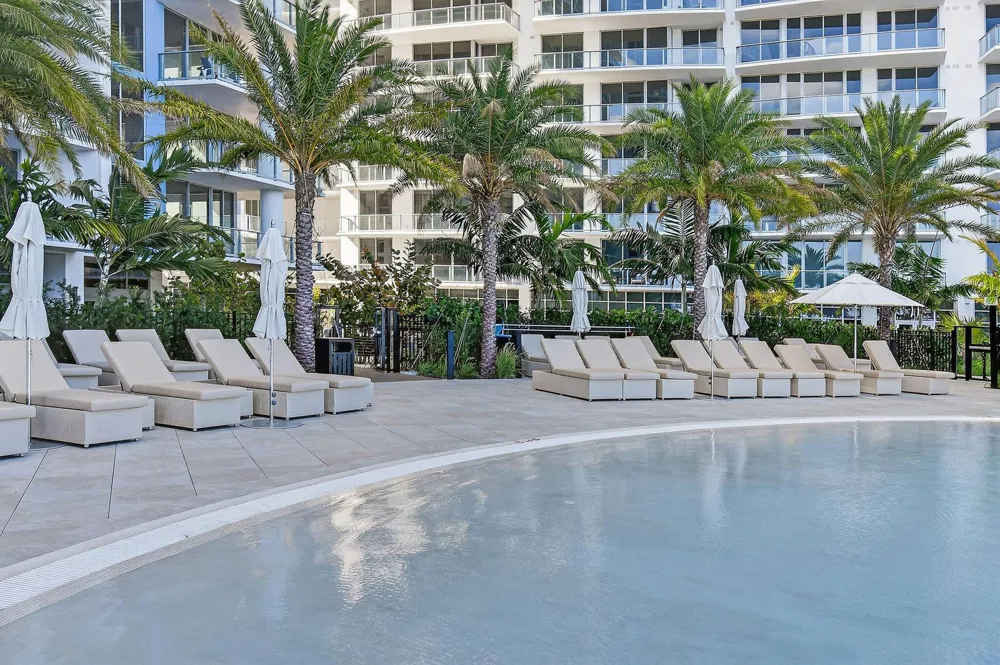 220 Lake Shore Drive #715 Lake Park, FL 33403