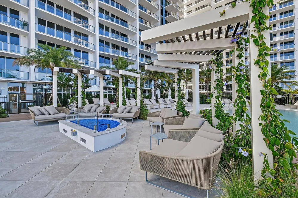 220 Lake Shore Drive #715 Lake Park, FL 33403