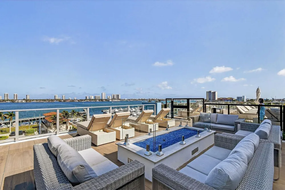 220 Lake Shore Drive #715 Lake Park, FL 33403