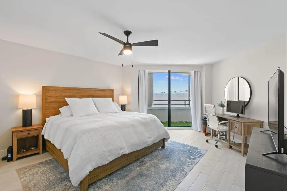 3560 S Ocean Boulevard #907 South Palm Beach, FL 33480
