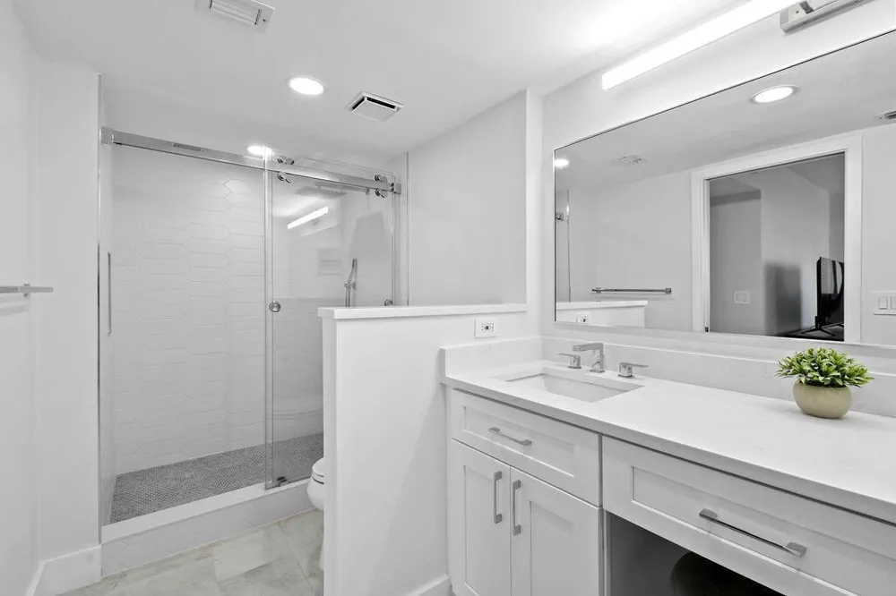 3560 S Ocean Boulevard #907 South Palm Beach, FL 33480