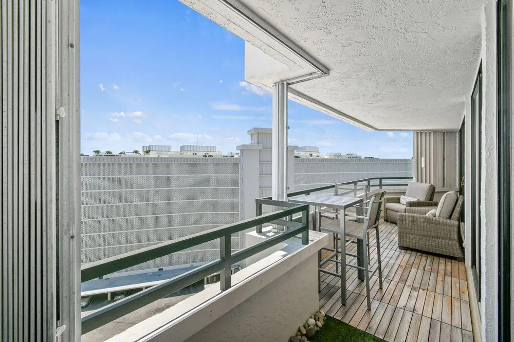 3560 S Ocean Boulevard #907 South Palm Beach, FL 33480